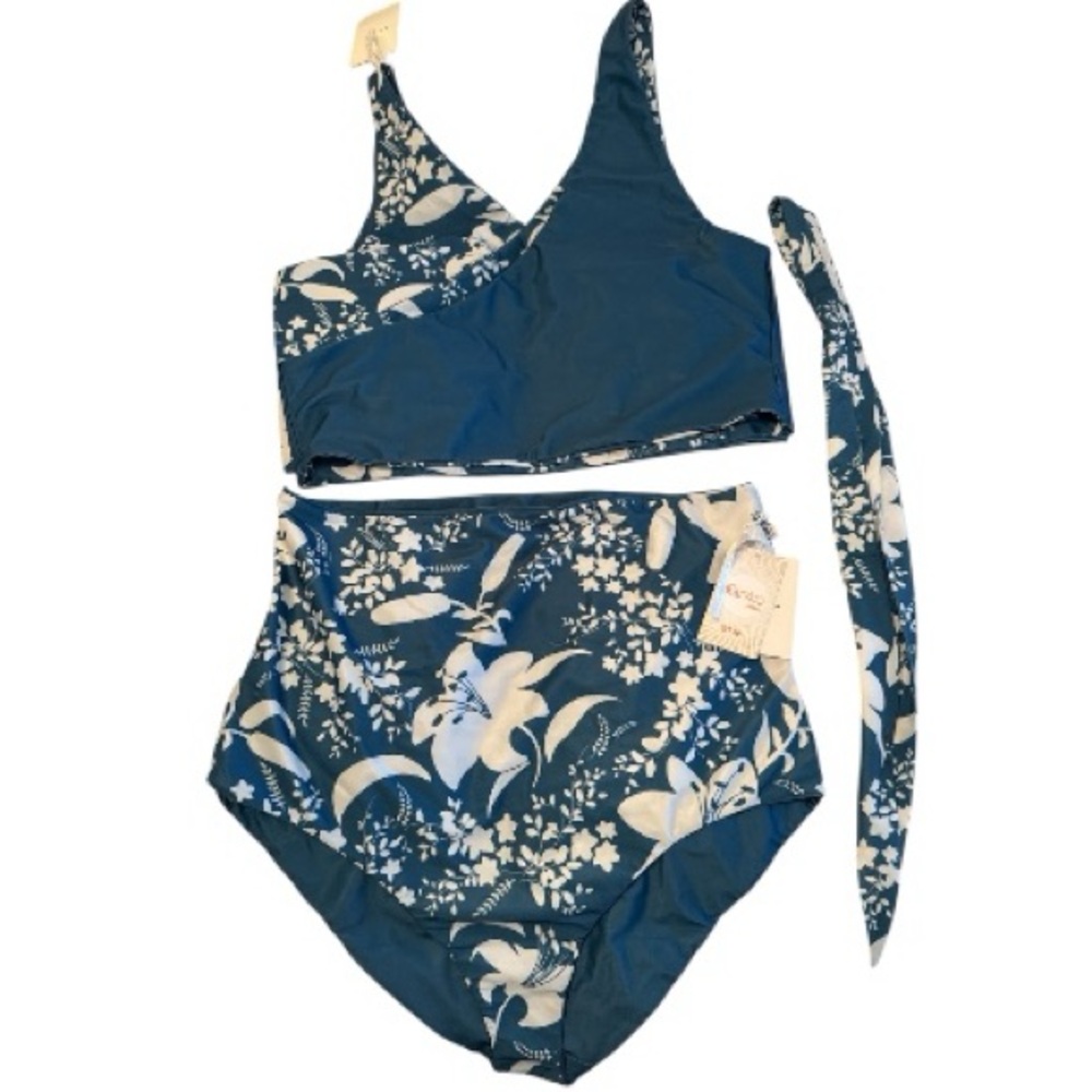 NWT Baiia Reversible Bikini Wrap Top and Reversible Bikini Bottom w/ strap